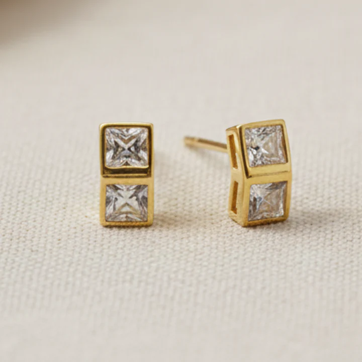 Dazzling Diamond Studs Earrings - Image 2